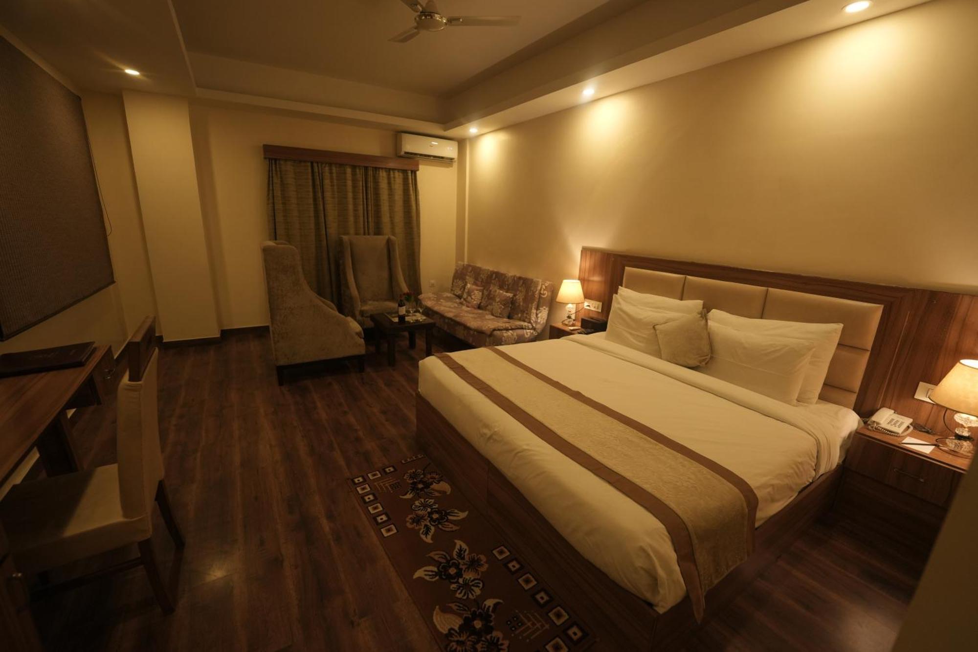 D'Polo Club & Spa Resort Dharamshala Exteriör bild